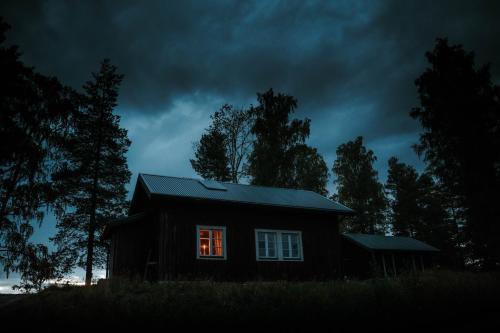 Off the grid in the abandoned village of Ejheden