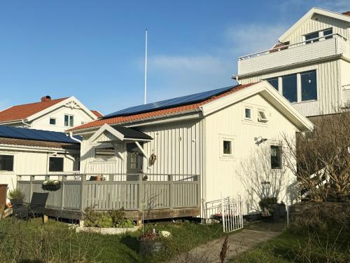 Nice cottage on Ockero in Gothenburgs archipelago